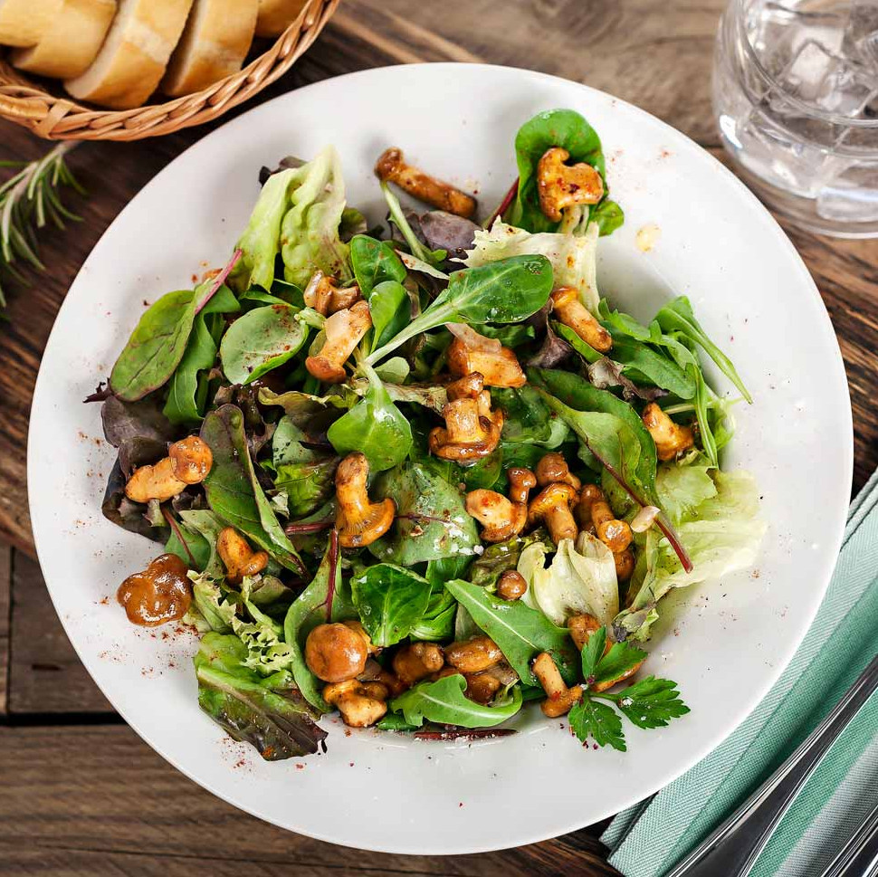 Sommersalat mit Pfifferlingen